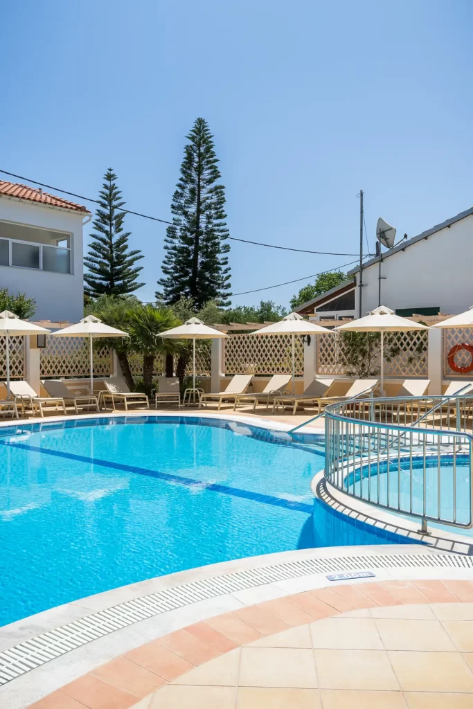Konstantina apartments corfu kavos hotel corfu