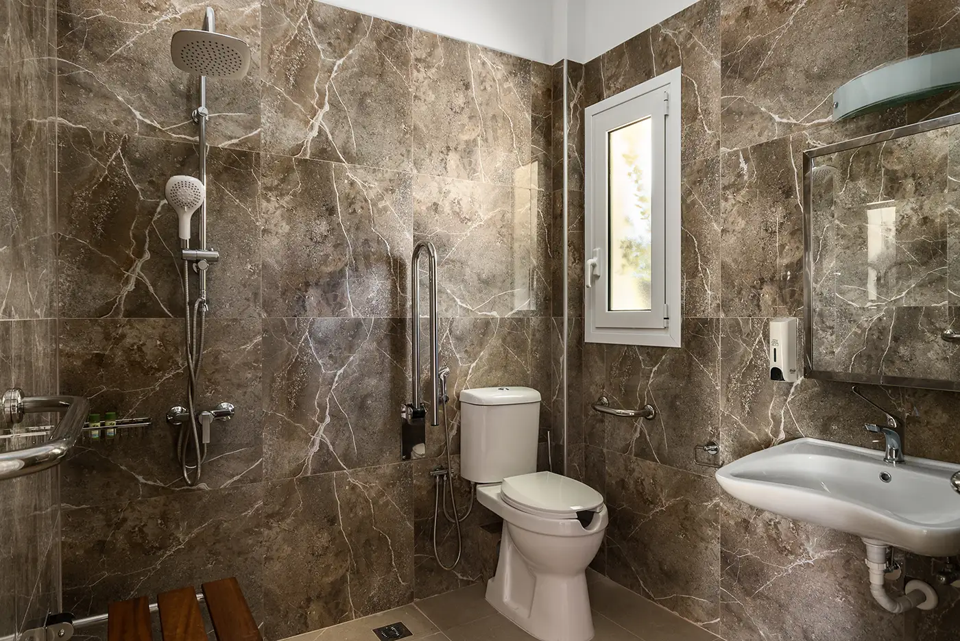 Konstantina apartments corfu kavos hotel corfu