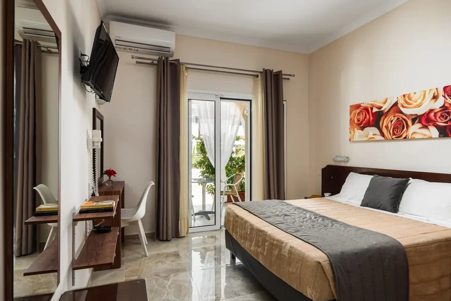 Konstantina apartments corfu kavos hotel corfu