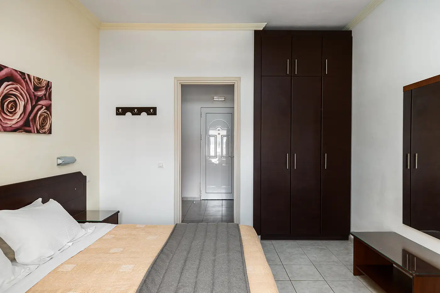 Konstantina apartments corfu kavos hotel corfu